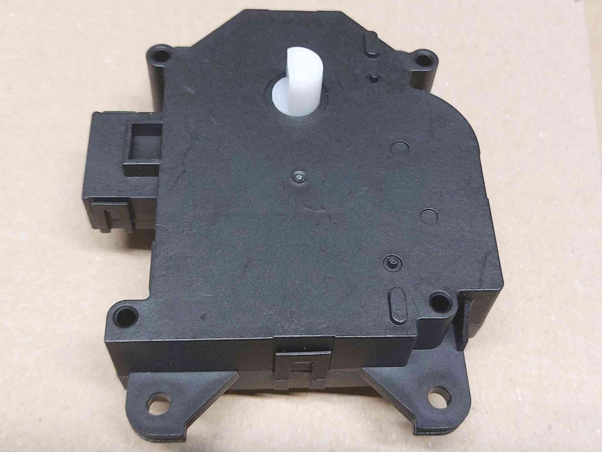 servomotor recirkulačních klapek DENSO pro VDL